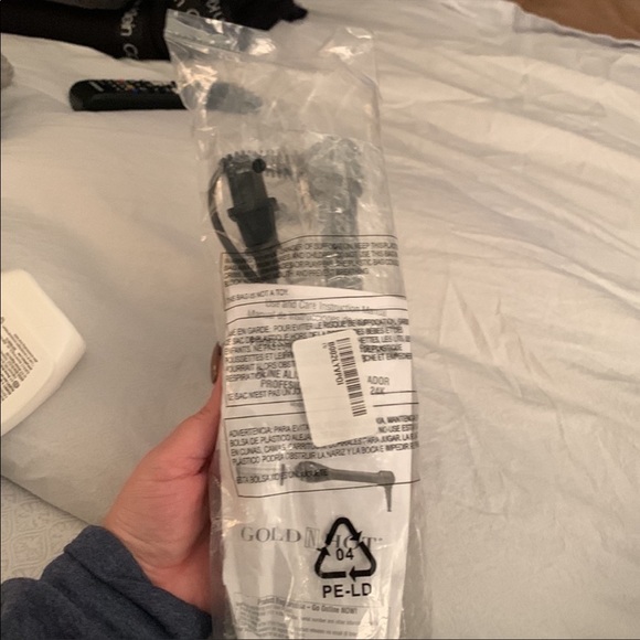 BNIB- 24k Gold pressing and styling comb - Picture 6 of 10